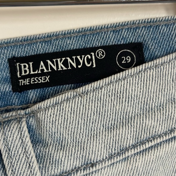 BLANKNYC The Essex Classic Distressed Denim Short sz 29 - Picture 2 of 9